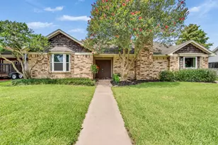 213 Valley Brook Dr, La Porte, TX 77571 - Photo 2