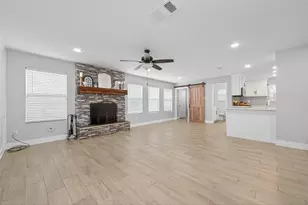 2127 Whispering Trails Cir, Kingwood, TX 77339 - Photo 10