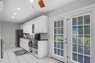 10939 Dunvegan Way, Houston, TX 77013 - Photo 4