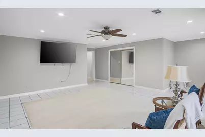 10939 Dunvegan Way, Houston, TX 77013 - Photo 10