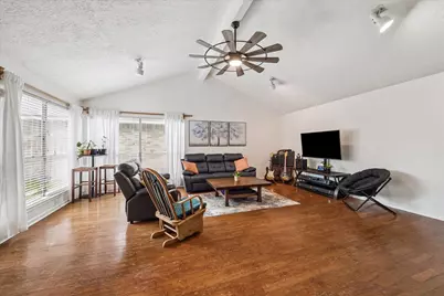 11526 Villa Heights Drive, Houston, TX 77066 - Photo 16