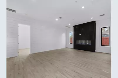 943 W 31st Street, Houston, TX 77018 - Photo 6