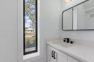 943 W 31st St, Houston, TX 77018 - Photo 24