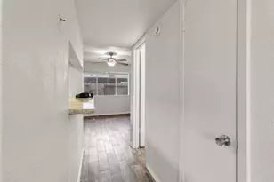 11002 Hammerly Blvd, Houston, TX 77043 - Photo 22