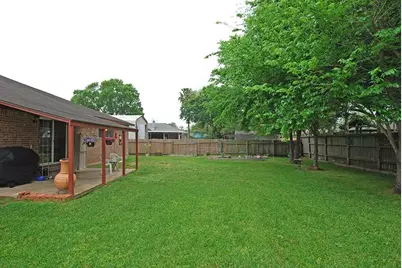 5421 Thistle Drive, Dickinson, TX 77539 - Photo 16