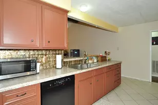 5421 Thistle Dr, Dickinson, TX 77539 - Photo 4