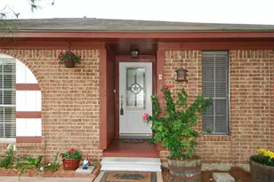 5421 Thistle Dr, Dickinson, TX 77539 - Photo 2