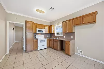 9603 Surrey Lane, Richmond, TX 77469 - Photo 8
