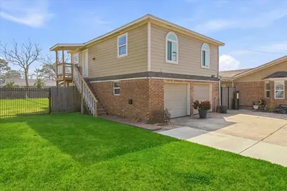 8902 1/2 Courtney Drive, Highlands, TX 77562 - Photo 2