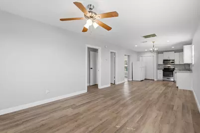 8902 1/2 Courtney Drive, Highlands, TX 77562 - Photo 10