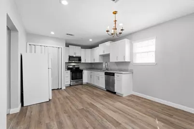 8902 1/2 Courtney Drive, Highlands, TX 77562 - Photo 6