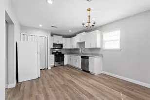 8902 1/2 Courtney Dr, Highlands, TX 77562 - Photo 6