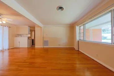 4745 Warm Springs Road, Houston, TX 77035 - Photo 4