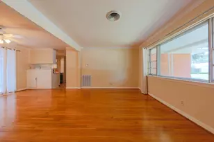 4745 Warm Springs Rd, Houston, TX 77035 - Photo 4