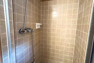 4745 Warm Springs Rd, Houston, TX 77035 - Photo 10