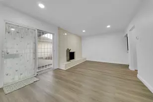 6379 S Briar Bayou Dr, Houston, TX 77072 - Photo 8