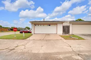 6379 S Briar Bayou Dr, Houston, TX 77072 - Photo 2