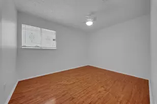6379 S Briar Bayou Dr, Houston, TX 77072 - Photo 16