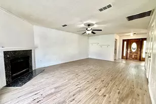 223 Almond Dr, Lake Jackson, TX 77566 - Photo 2