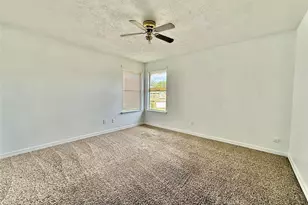 223 Almond Dr, Lake Jackson, TX 77566 - Photo 8