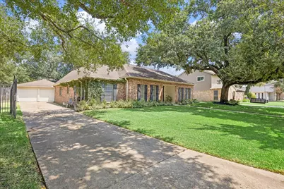 11010 Overbrook Lane, Houston, TX 77042 - Photo 2