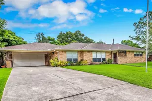 7919 Montglen Dr, Houston, TX 77061 - Photo 2