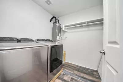 8435 Broadleaf Avenue, Baytown, TX 77521 - Photo 14