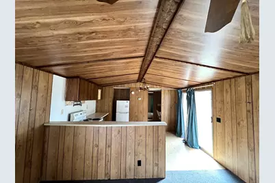 1075 Lakeshore Lane, Bandera, TX 78003 - Photo 4