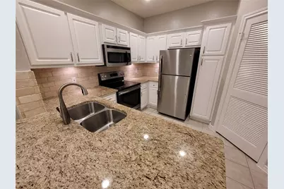 1919 Post Oak Park Drive #2207, Houston, TX 77027 - Photo 2