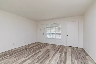 2350 Bering Drive #106, Houston, TX 77057 - Photo 6
