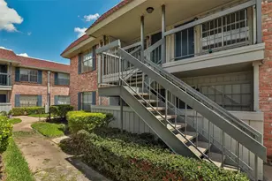 2350 Bering Dr, Houston, TX 77057 - Photo 1