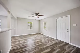 1011 12th 1/2 Street N, Texas City, TX 77590 - Photo 2