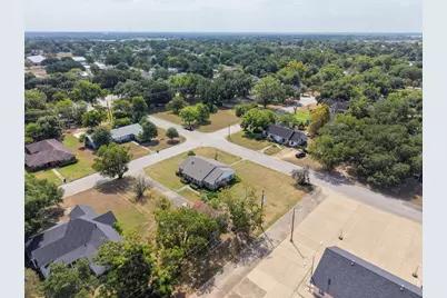 810 Main Street, Hempstead, TX 77445 - Photo 30