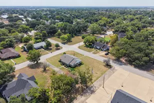 810 Main St, Hempstead, TX 77445 - Photo 30