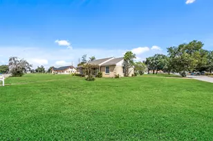 810 Main St, Hempstead, TX 77445 - Photo 32