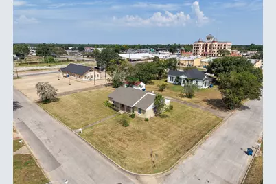 810 Main Street, Hempstead, TX 77445 - Photo 8