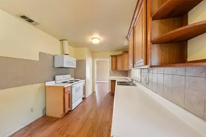 810 Main Street, Hempstead, TX 77445 - Photo 14