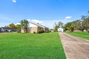810 Main St, Hempstead, TX 77445 - Photo 8