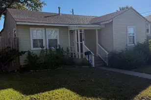 1406 Kirwin St, Galveston, TX 77551 - Photo 2