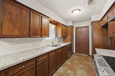 592 Florida Park, Conroe, TX 77302 - Photo 12