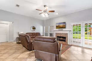 210 Regal Ln, Liberty, TX 77575 - Photo 20