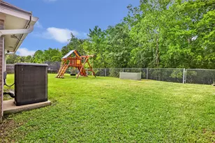 210 Regal Ln, Liberty, TX 77575 - Photo 12