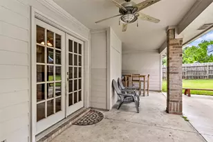 210 Regal Ln, Liberty, TX 77575 - Photo 14