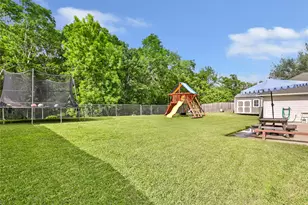 210 Regal Ln, Liberty, TX 77575 - Photo 4