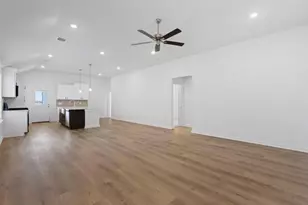 423 Zeus Mountain Dr, Crosby, TX 77532 - Photo 4