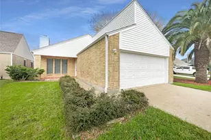 44 Campeche Cir, Galveston, TX 77554 - Photo 1