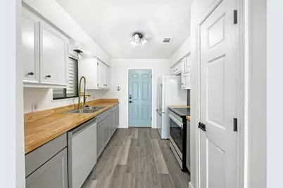 44 Campeche Circle, Galveston, TX 77554 - Photo 2