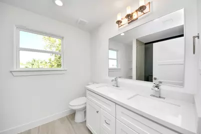 5722 Horton Street, Houston, TX 77026 - Photo 26