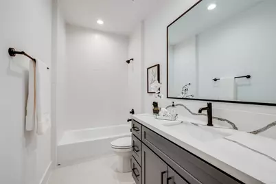 1634 Castle Court, Houston, TX 77006 - Photo 38