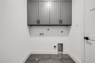 1634 Castle Ct, Houston, TX 77006 - Photo 32